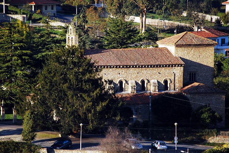 Abadía de San Juan Bautista en Cenero