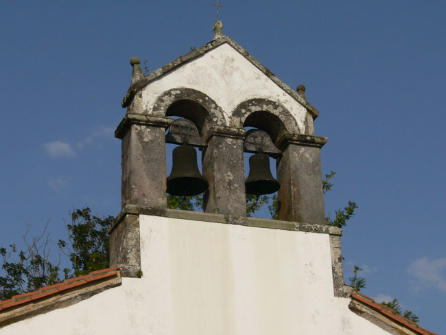 Iglesia de San Román de Sariego :: Campanario