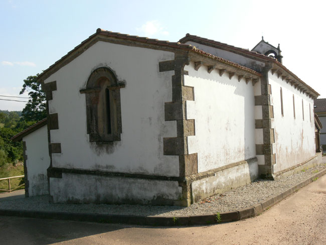 Iglesia de San Román de Sariego :: Detalle del ábside