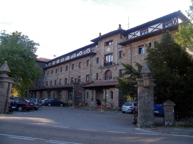 Balneario de Corconte :: Fachada