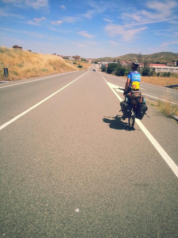 Llegando a Ágreda (3er día de ruta XV encuentros cicloturistas ConBici celebrados en Soria)