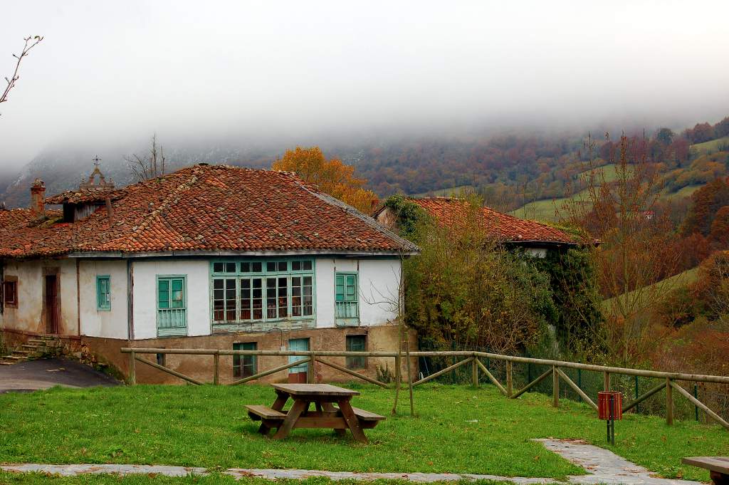Área recreativa del bar-arbergue Torres, Villabre, Yernes y Tameza, Asturias