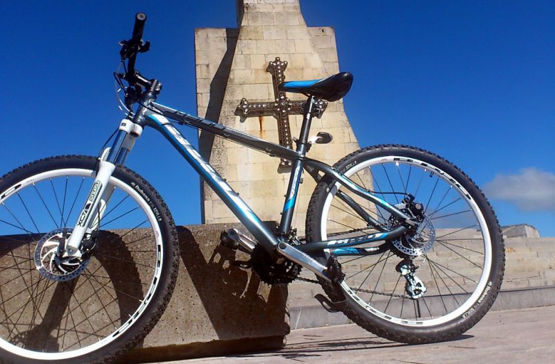 Bicicleta B-Pro M300 robada en Oviedo