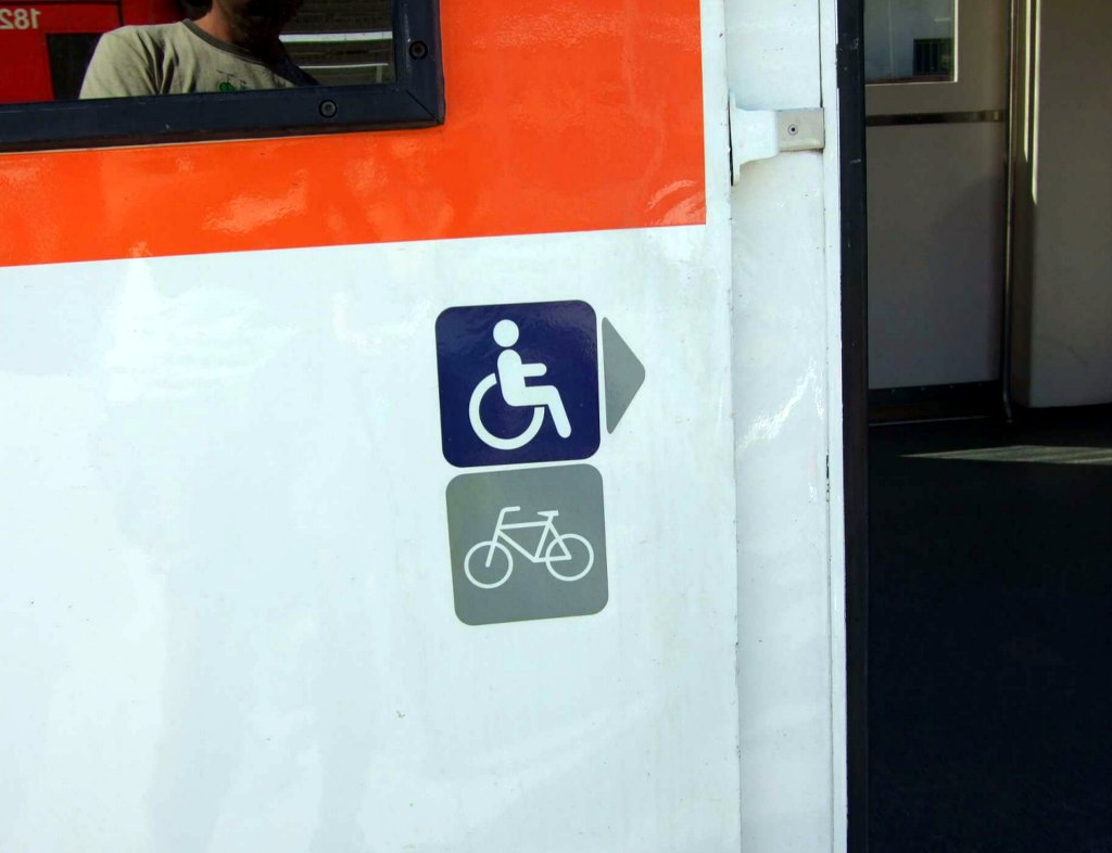 Indicadores en los trenes de aceptación de Bicicletas y Personas de Movilidad reducida