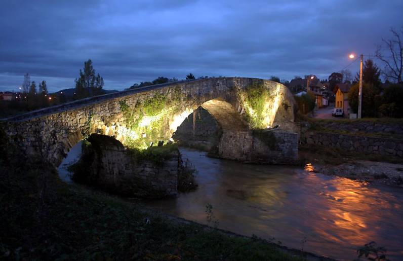 El puente Romanón // Puente Viejo, Lugones :: Nocturna