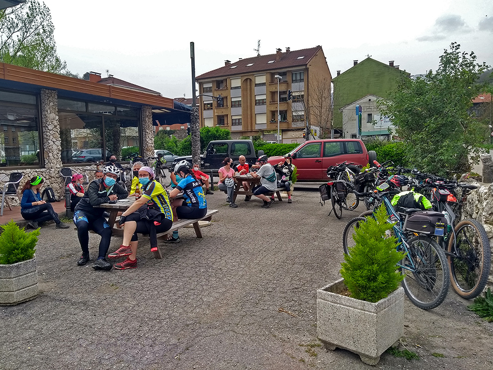 Foto-Mieres-Lena_2.jpg Foto-Mieres-Lena_2.jpg