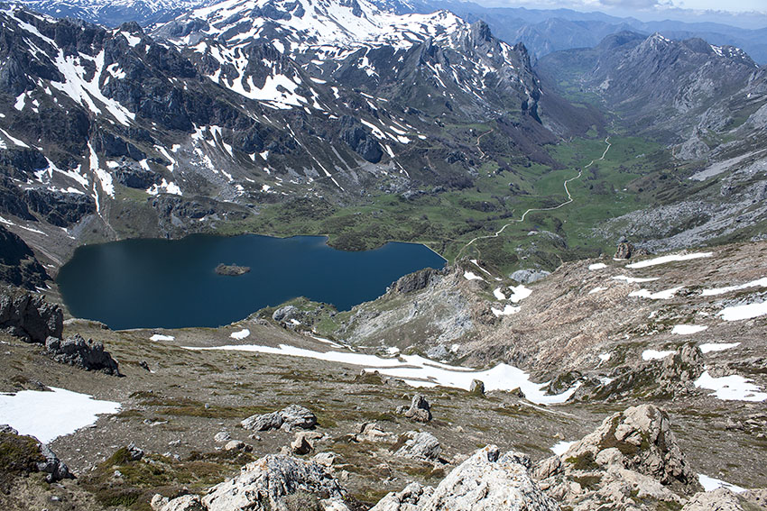 Lago-del-valle.jpg Lago-del-valle.jpg