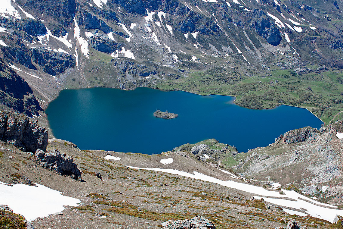 Lago_del_Valle.jpg Lago_del_Valle.jpg